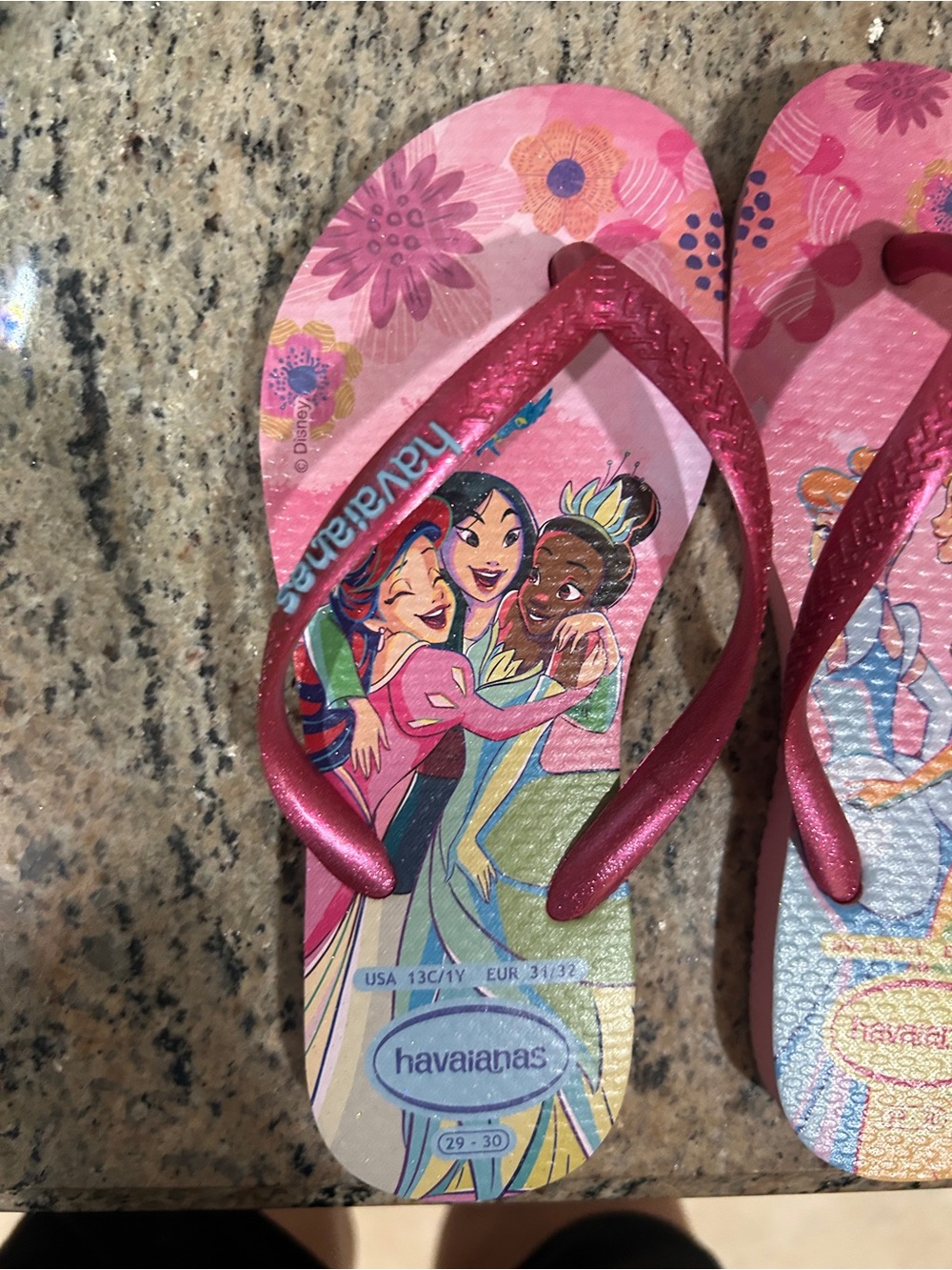 Havaianas Kids Pink Princess Character Flip Flops - Picture 2 of 4